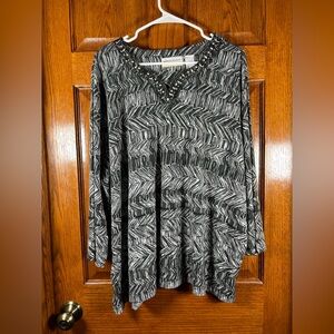 Alfred Dunner 3X Black & White V Neck Pullover 3/4 Sleeves Beaded Neckline